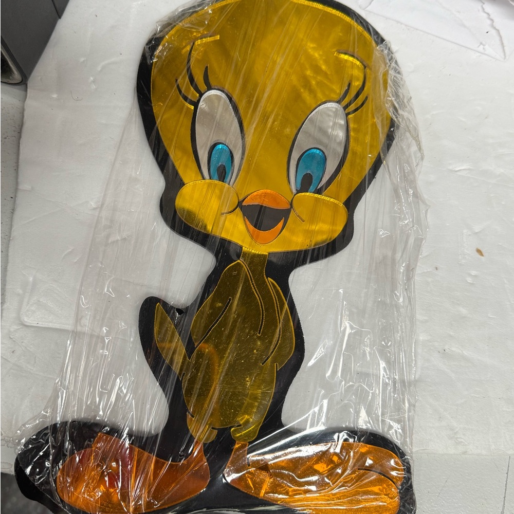 Tweety Wall Accent — Yellow Cartoon Bird Home Accent